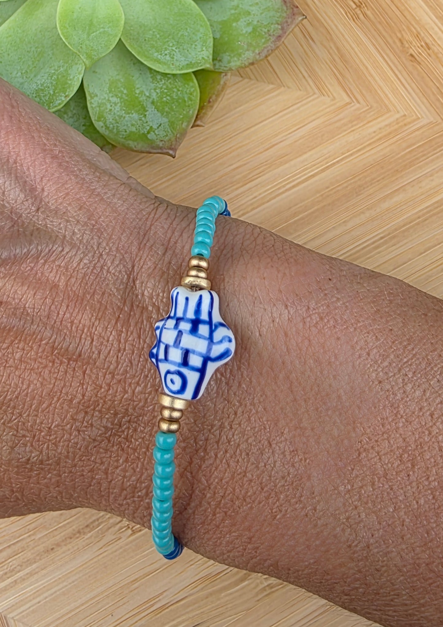 Hand Painted Fish Bead Bracelet (6 Colors)