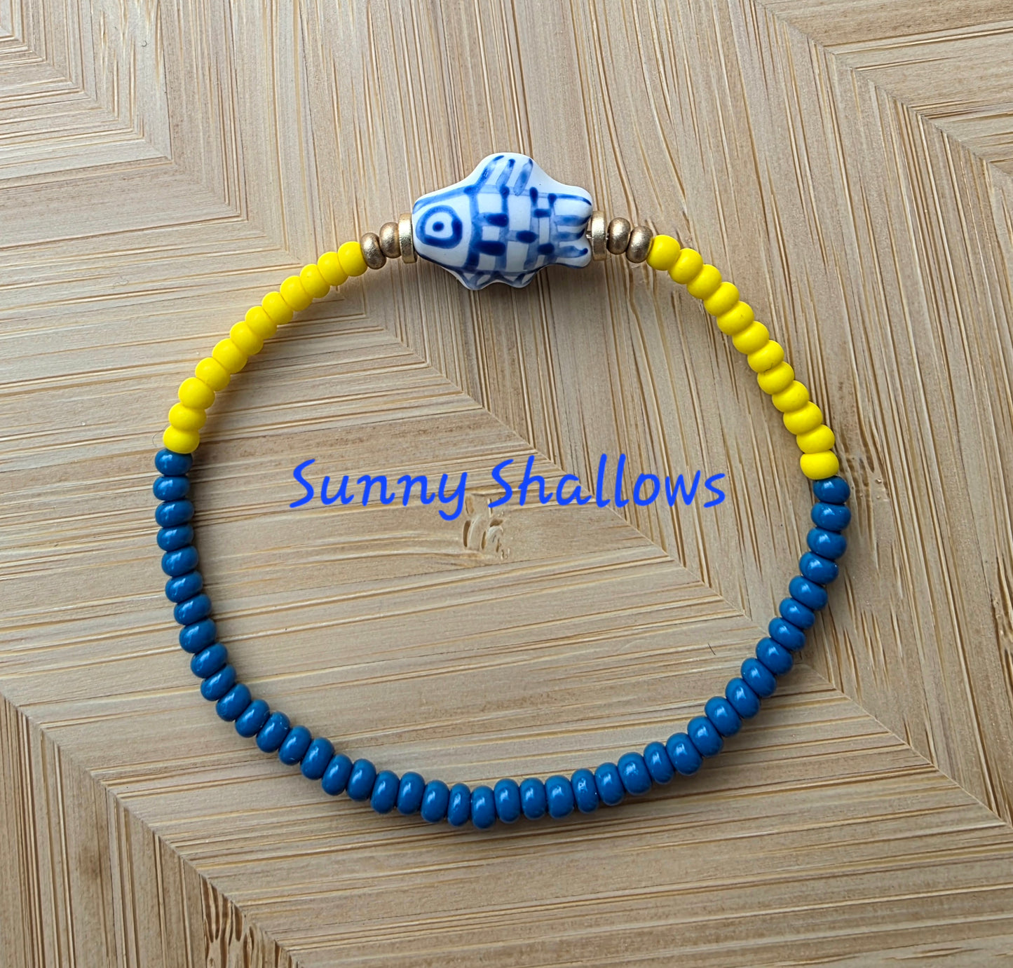 Hand Painted Fish Bead Bracelet (6 Colors)