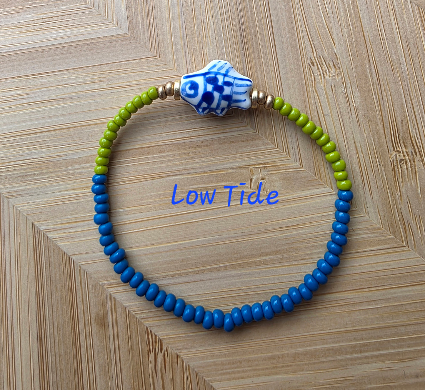 Hand Painted Fish Bead Bracelet (6 Colors)